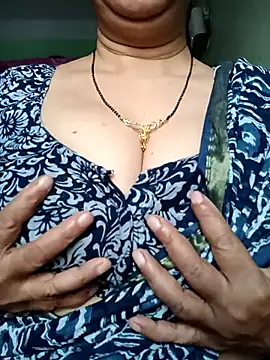 Snapshot of Rosy-B chatting on February 16, 2026, 12:51 am Rosy-B online show from February 16, 2026, 12:51 am