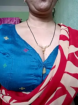 Snapshot of Rosy-B chatting on February 19, 2026, 9:38 am Rosy-B online show from February 19, 2026, 9:38 am