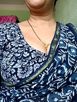 Snapshot of Rosy-B chatting on February 22, 2026, 9:41 am Rosy-B online show from February 22, 2026, 9:41 am