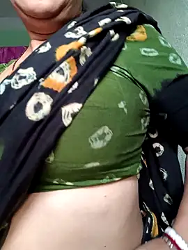 Snapshot of Rosy-B chatting on February 28, 2026, 12:55 am Rosy-B online show from February 28, 2026, 12:55 am