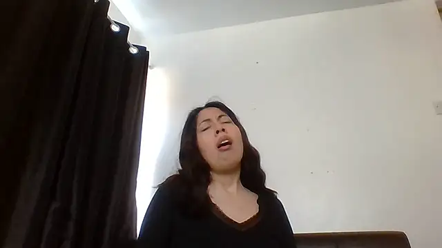 Snapshot of LorenaAnderson chatting on March 11, 2025, 9:34 am LorenaAnderson online show from March 11, 2025, 9:34 am