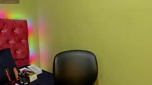 blue violette  online show from October 18, 2025, 7:47 pm