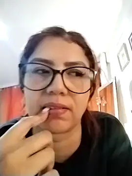 Snapshot of AriaRusso chatting on February 1, 2025, 11:37 pm AriaRusso online show from February 1, 2025, 11:37 pm