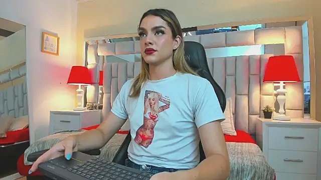 Snapshot of mariiahneedles chatting on December 12, 2024, 10:31 pm mariiahneedles online show from December 12, 2024, 10:31 pm