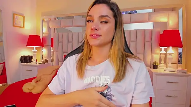 Snapshot of mariiahneedles chatting on January 4, 2025, 1:31 am mariiahneedles online show from January 4, 2025, 1:31 am