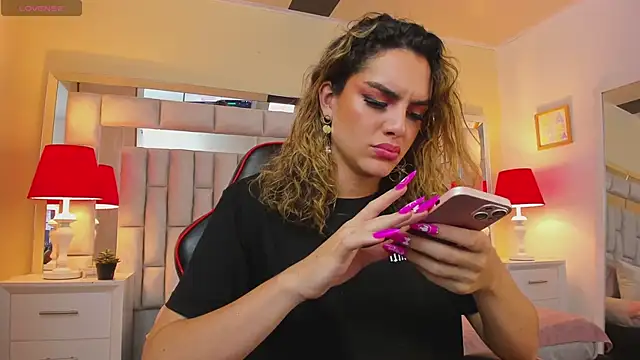 Snapshot of mariiahneedles chatting on January 22, 2025, 10:15 pm mariiahneedles online show from January 22, 2025, 10:15 pm