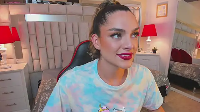 Snapshot of mariiahneedles chatting on February 5, 2025, 10:33 pm mariiahneedles online show from February 5, 2025, 10:33 pm