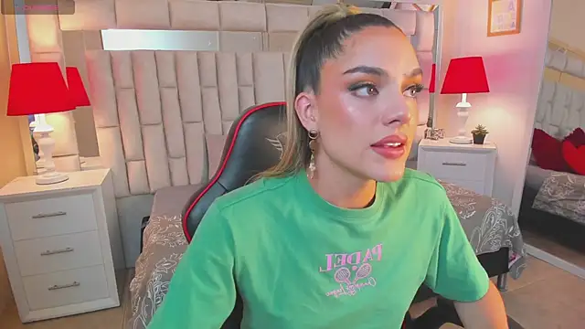 Snapshot of mariiahneedles chatting on February 7, 2025, 9:26 pm mariiahneedles online show from February 7, 2025, 9:26 pm