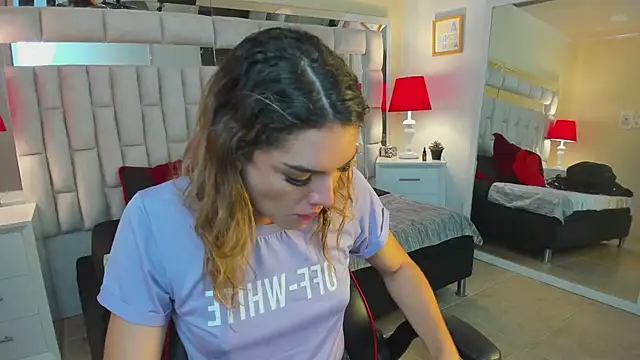 Snapshot of mariiahneedles chatting on February 12, 2025, 5:58 am mariiahneedles online show from February 12, 2025, 5:58 am