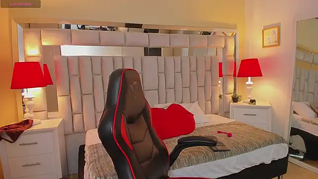 Snapshot of mariiahneedles chatting on February 18, 2025, 4:37 am mariiahneedles online show from February 18, 2025, 4:37 am