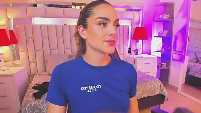 Snapshot of mariiahneedles chatting on March 11, 2025, 4:10 am mariiahneedles online show from March 11, 2025, 4:10 am