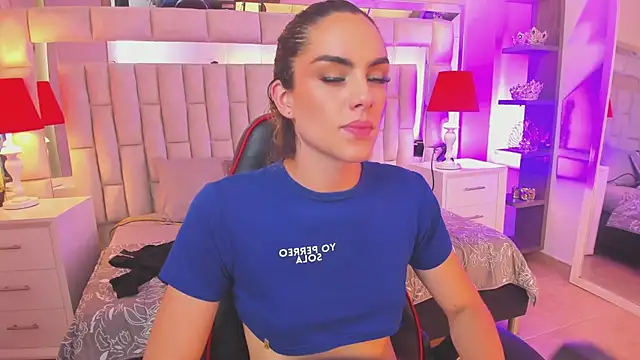 Snapshot of mariiahneedles chatting on March 11, 2025, 7:15 am mariiahneedles online show from March 11, 2025, 7:15 am