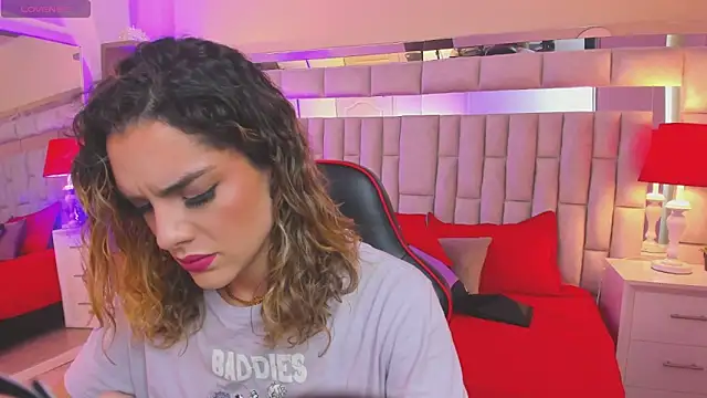 Snapshot of mariiahneedles chatting on March 17, 2025, 9:55 pm mariiahneedles online show from March 17, 2025, 9:55 pm