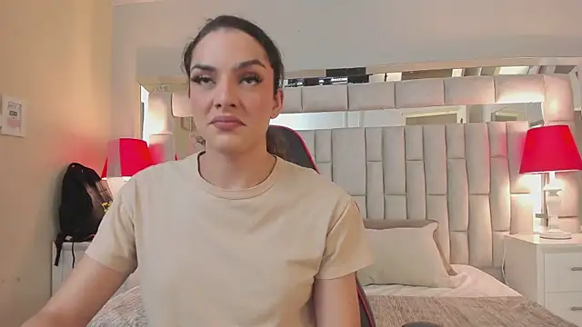 Snapshot of mariiahneedles chatting on October 23, 2025, 12:32 am mariiahneedles online show from October 23, 2025, 12:32 am