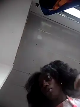 Snapshot of spicycouplex chatting on March 7, 2026, 6:49 pm spicycouplex online show from March 7, 2026, 6:49 pm