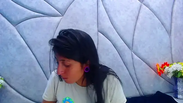 Snapshot of Cameron_cutte chatting on February 2, 2025, 2:48 am Cameron cutte online show from February 2, 2025, 2:48 am