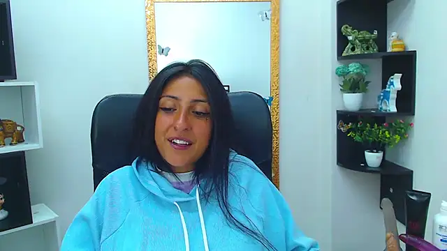 Snapshot of Cameron_cutte chatting on February 12, 2025, 8:49 am Cameron cutte online show from February 12, 2025, 8:49 am