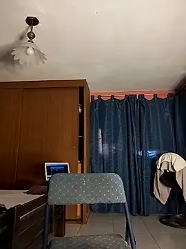 Catalinacandela online show from October 22, 2025, 7:13 pm