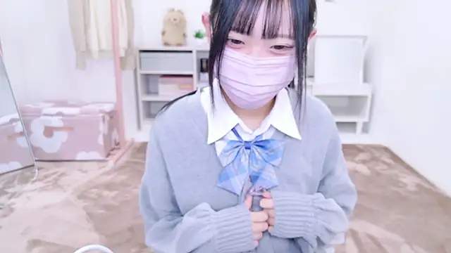 Snapshot of Suzu_ch_xx chatting on December 7, 2024, 4:14 pm Suzu ch xx online show from December 7, 2024, 4:14 pm