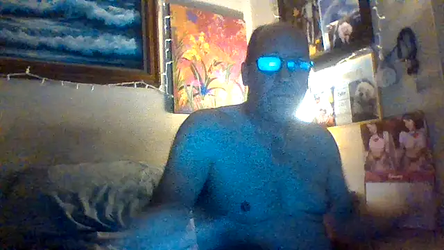 Snapshot of hornyrich69 chatting on January 8, 2026, 8:05 am hornyrich69 online show from January 8, 2026, 8:05 am