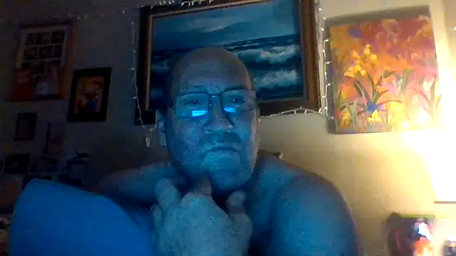 Snapshot of hornyrich69 chatting on January 10, 2026, 4:47 am hornyrich69 online show from January 10, 2026, 4:47 am
