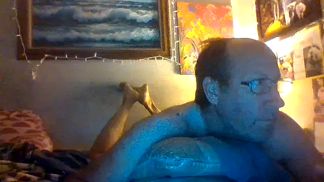Snapshot of hornyrich69 chatting on February 26, 2026, 3:05 am hornyrich69 online show from February 26, 2026, 3:05 am