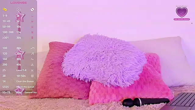 Snapshot of angel_rizzo_ chatting on January 11, 2025, 8:43 am angel rizzo online show from January 11, 2025, 8:43 am