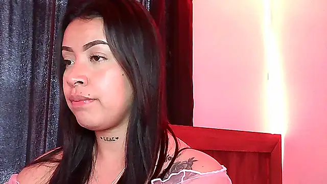 Snapshot of salome__hills1 chatting on March 18, 2026, 4:32 pm salome hills1 online show from March 18, 2026, 4:32 pm