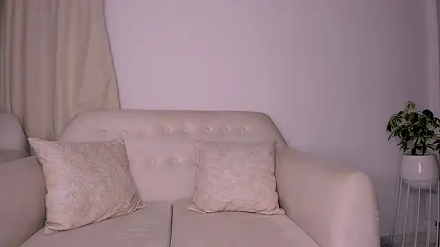 DannaHyde online show from February 1, 2025, 7:34 pm