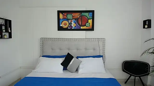 Chiqui milk  online show from February 7, 2025, 7:38 pm