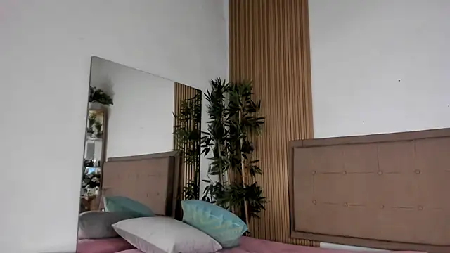 Snapshot of Natasha__Sccott chatting on February 12, 2025, 7:56 pm Natasha Sccott online show from February 12, 2025, 7:56 pm