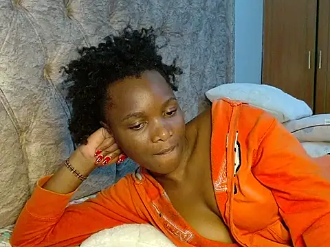 Naughty Girl17 online show from November 29, 2025, 8:06 am