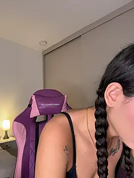 Hips hannah online show from October 19, 2025, 6:41 pm