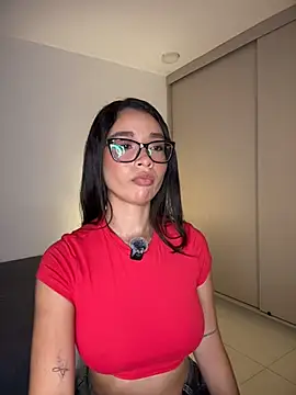 Snapshot of Hips_hannah chatting on January 12, 2026, 9:53 pm Hips hannah online show from January 12, 2026, 9:53 pm