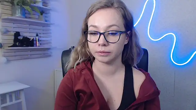 Snapshot of holly_xglam chatting on January 13, 2025, 6:27 am holly xglam online show from January 13, 2025, 6:27 am
