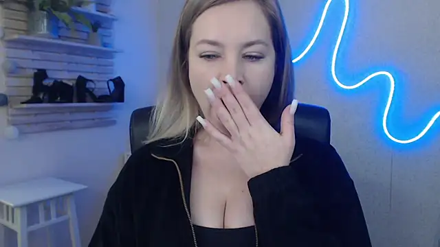 Snapshot of holly_xglam chatting on January 17, 2025, 6:26 am holly xglam online show from January 17, 2025, 6:26 am