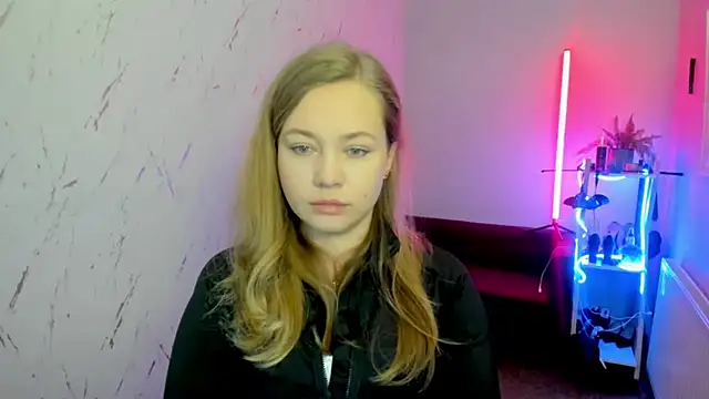 Snapshot of holly_xglam chatting on November 30, 2025, 6:12 pm holly xglam online show from November 30, 2025, 6:12 pm