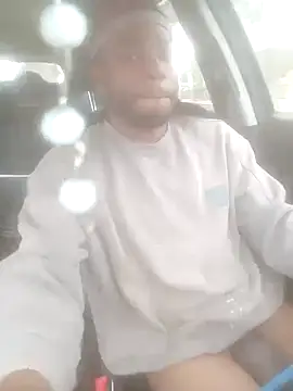 calientoboy online show from January 4, 2025, 1:42 pm