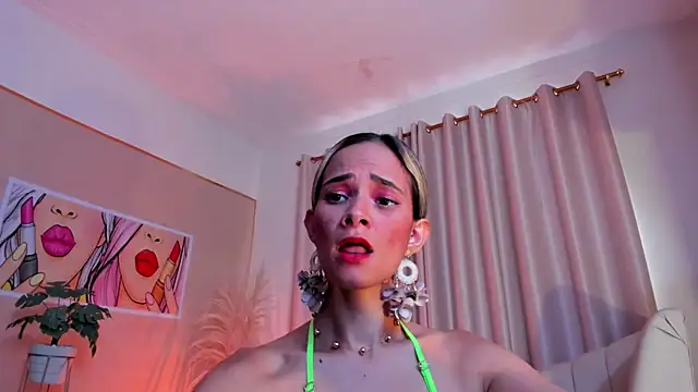 SkiinnyAna online show from February 3, 2025, 7:42 pm