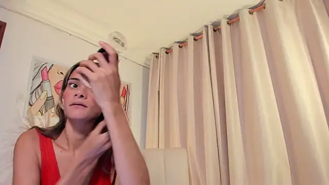 SkiinnyAna online show from December 18, 2025, 7:42 pm