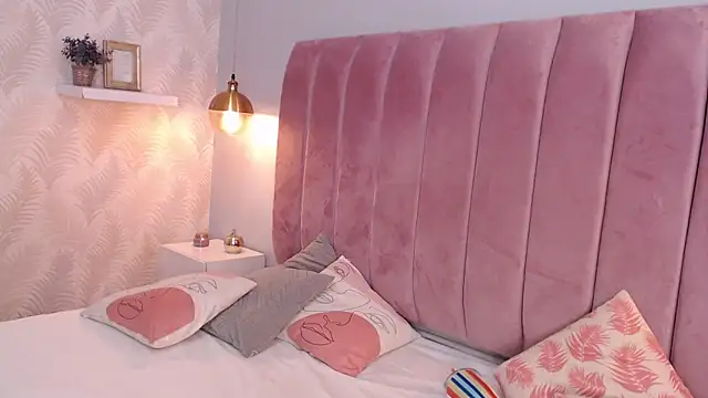 LeenaBrown online show from March 13, 2025, 4:23 pm