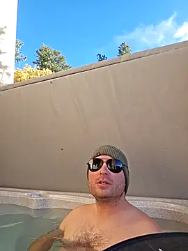 JeepinAround online show from October 14, 2025, 3:02 pm