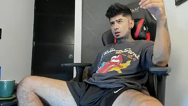 Snapshot of sergiio_mesa27 chatting on December 5, 2024, 11:07 pm sergiio mesa27 online show from December 5, 2024, 11:07 pm