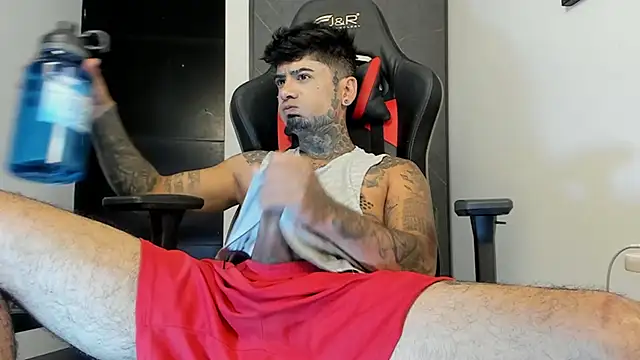 Snapshot of sergiio_mesa27 chatting on December 13, 2024, 3:54 pm sergiio mesa27 online show from December 13, 2024, 3:54 pm