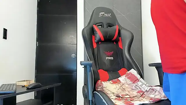 Snapshot of sergiio_mesa27 chatting on December 28, 2024, 12:15 am sergiio mesa27 online show from December 28, 2024, 12:15 am