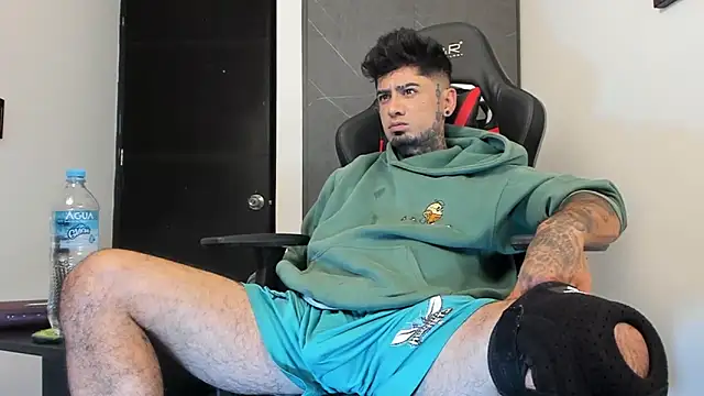 Snapshot of sergiio_mesa27 chatting on January 5, 2025, 11:44 pm sergiio mesa27 online show from January 5, 2025, 11:44 pm