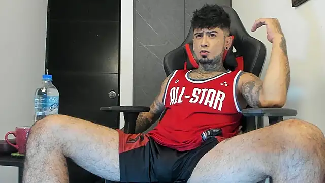 Snapshot of sergiio_mesa27 chatting on January 7, 2025, 11:45 pm sergiio mesa27 online show from January 7, 2025, 11:45 pm