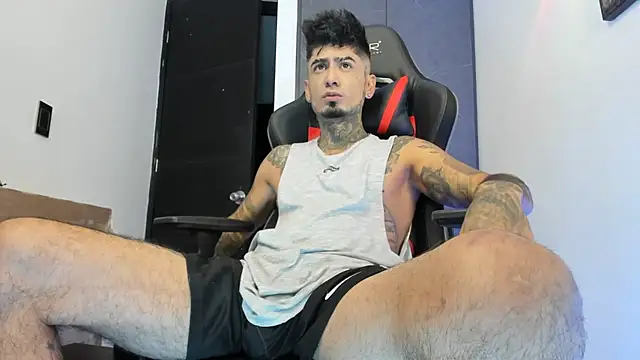 Snapshot of sergiio_mesa27 chatting on February 28, 2025, 1:03 pm sergiio mesa27 online show from February 28, 2025, 1:03 pm