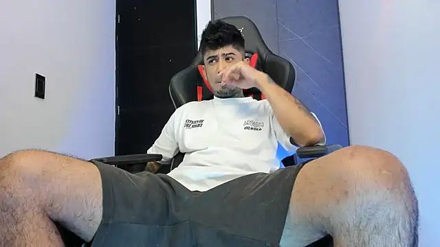 Snapshot of sergiio_mesa27 chatting on March 6, 2025, 10:26 pm sergiio mesa27 online show from March 6, 2025, 10:26 pm