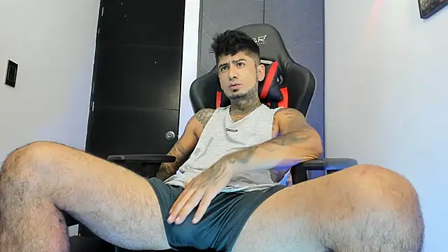 Snapshot of sergiio_mesa27 chatting on March 7, 2025, 9:38 pm sergiio mesa27 online show from March 7, 2025, 9:38 pm